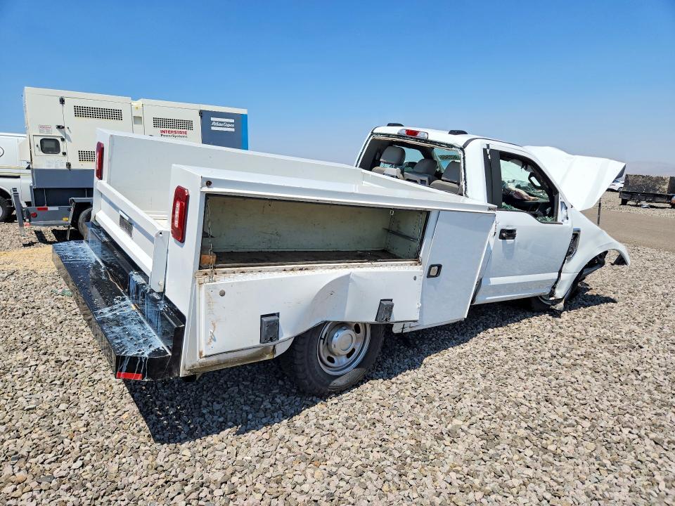 2022 FORD F250 SD 2WD V8 FFV REG CAB 6.2L XL UTILITY / SERVICE BODY — Фото 3 из 13
