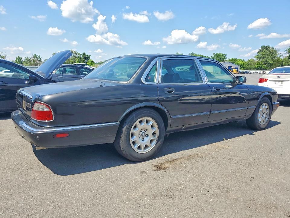 SAJDA14C21LF36994 2001 JAGUAR XJ8 photo no. 3
