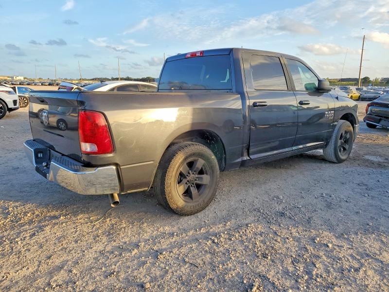 2021 RAM 1500 CLASSIC SLT — Фото 3 из 12