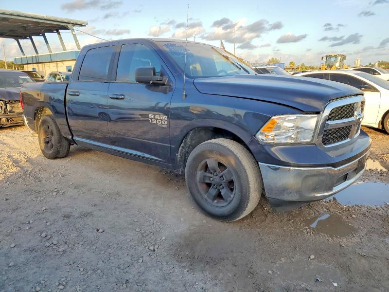 2021 RAM 1500 CLASSIC SLT — Фото 4 из 12