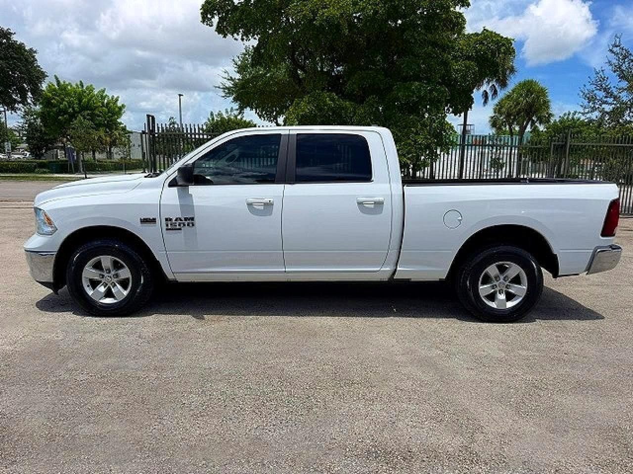 2021 RAM 1500 CLASSIC SLT — Фото 12 из 15