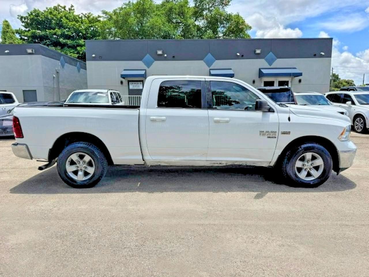 2021 RAM 1500 CLASSIC SLT — Фото 13 из 15