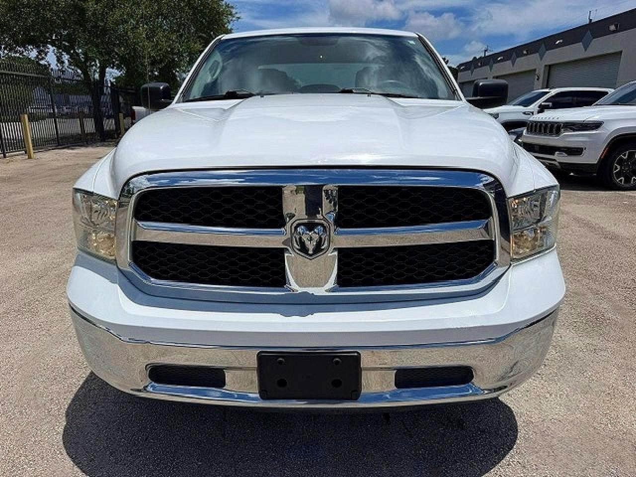 2021 RAM 1500 CLASSIC SLT — Фото 5 из 15