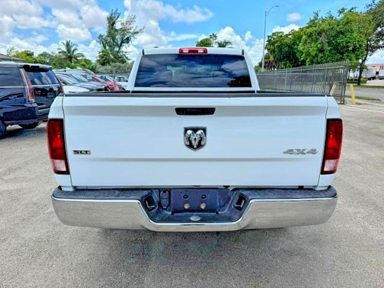 2021 RAM 1500 CLASSIC SLT — Фото 6 из 15