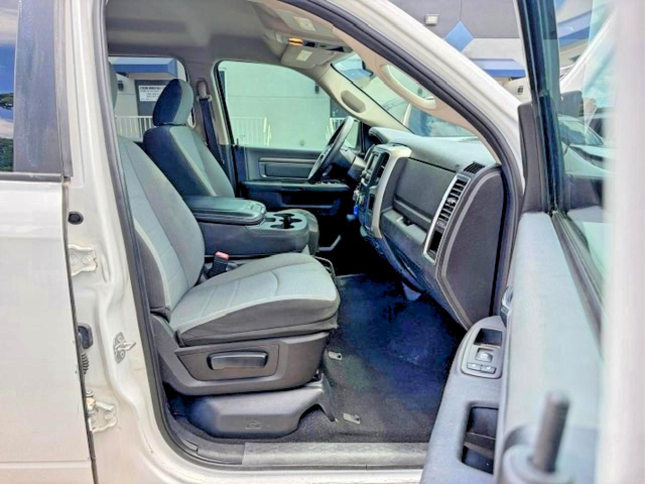 2021 RAM 1500 CLASSIC SLT — Фото 7 из 15