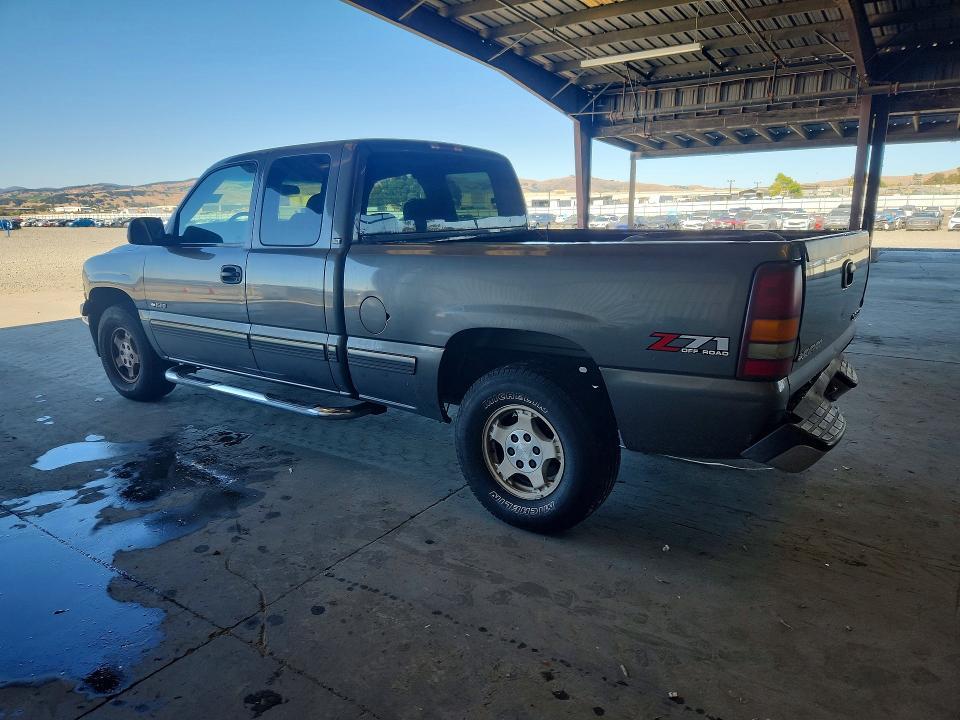 2000 CHEVROLET SILVERADO K1500 — Фото 2 из 12