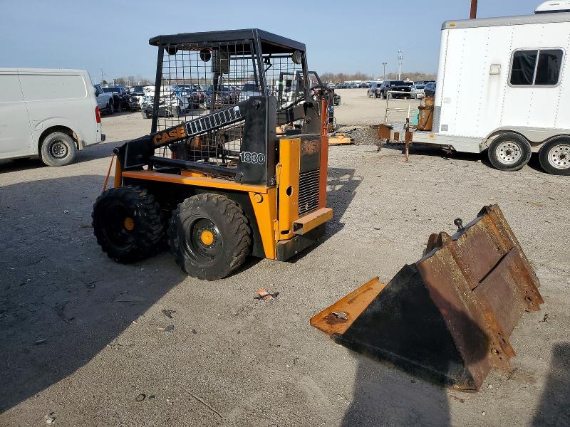 1980 CASE 1830 SKID STEER LOADER — Фото 3 из 10