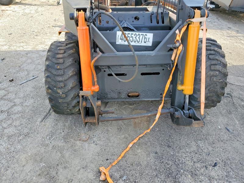 1980 CASE 1830 SKID STEER LOADER — Фото 9 из 10