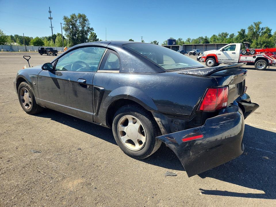 1FAFP4047YF123843 2000 FORD MUSTANG photo no. 2