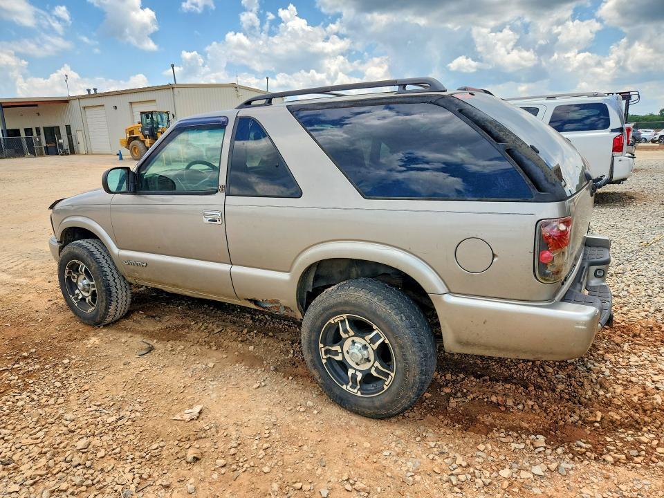 1GKCT18W5YK232858 2000 GMC JIMMY photo no. 2