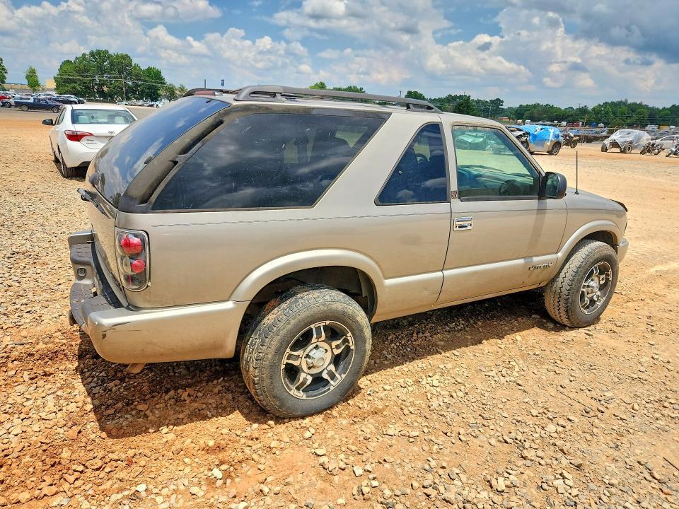 1GKCT18W5YK232858 2000 GMC JIMMY photo no. 3