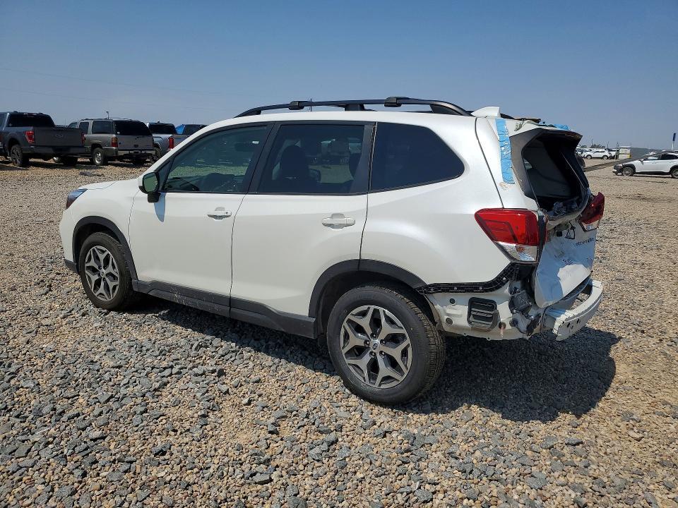 2021 SUBARU FORESTER PREMIUM — Фото 2 из 14