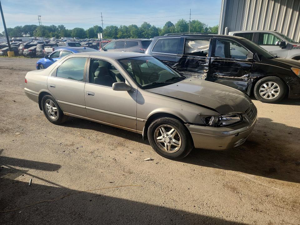 1999 TOYOTA CAMRY LE — Фото 4 из 12