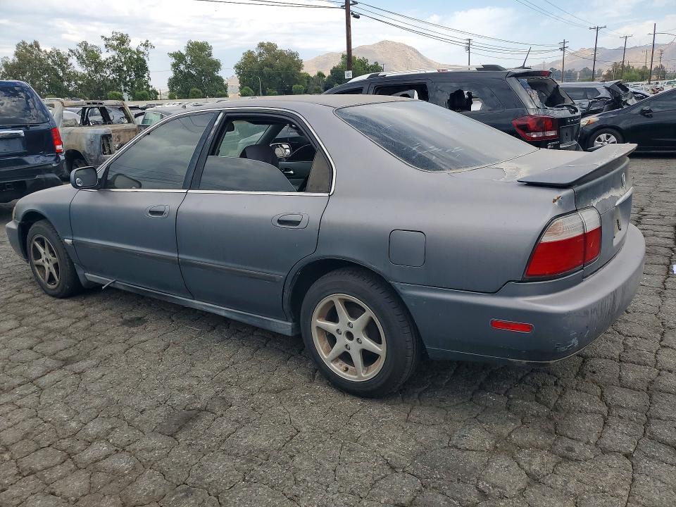1996 HONDA ACCORD LX — Фото 2 из 12