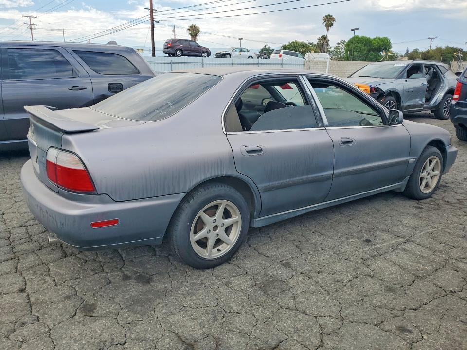 1996 HONDA ACCORD LX — Фото 3 из 12