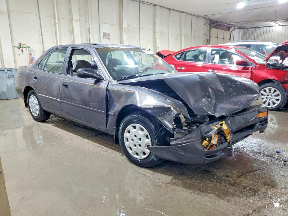1996 TOYOTA CAMRY LE — Фото 4 из 12