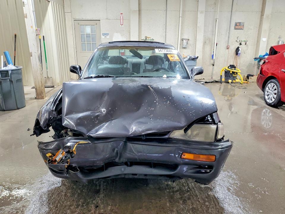 1996 TOYOTA CAMRY LE — Фото 5 из 12