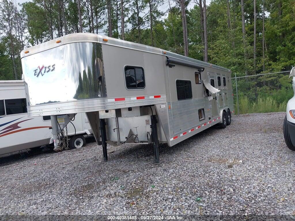 4LABH2720J5070327 2018 EXXISS ALUMINUM TRAILERS ENDEAVOR M-8312 5TH WHL HORSE TRAILER photo no. 2
