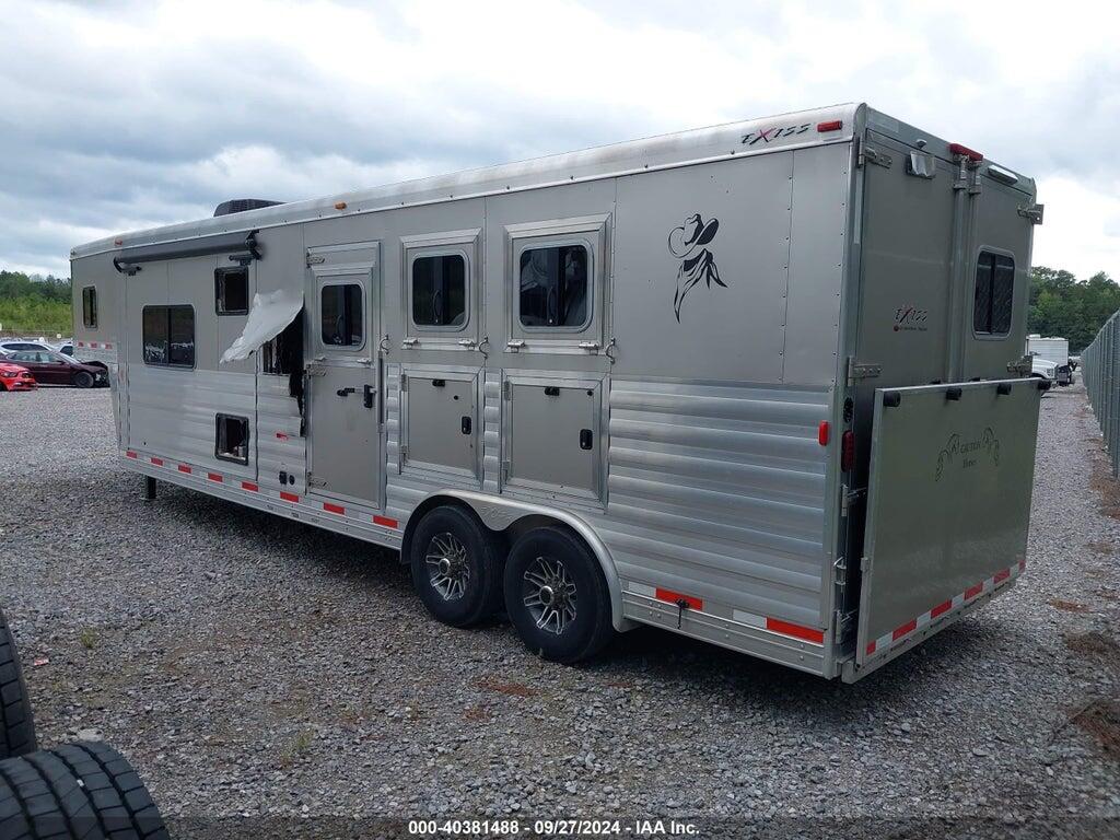 4LABH2720J5070327 2018 EXXISS ALUMINUM TRAILERS ENDEAVOR M-8312 5TH WHL HORSE TRAILER photo no. 3