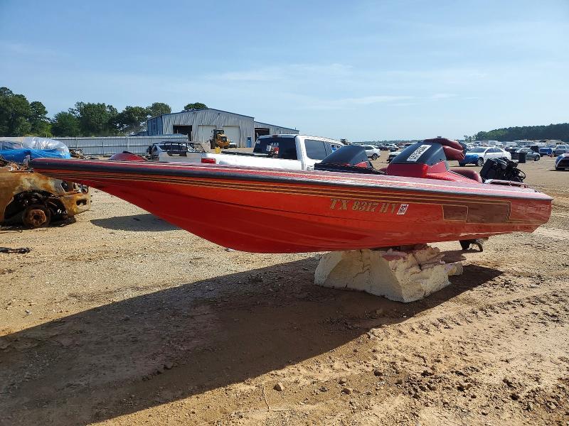1995 SKEETER SPEED BOAT