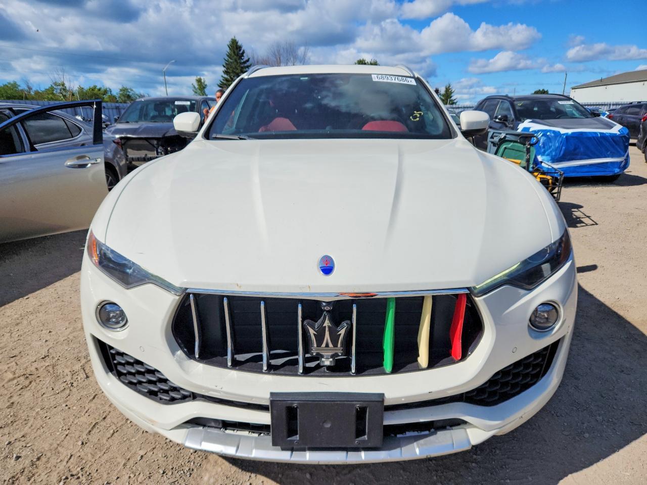 2017 MASERATI LEVANTE LUXURY — Фото 5 из 14