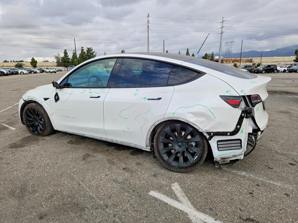 5YJYGAEE7MF138473 2021 TESLA MODEL Y photo no. 2