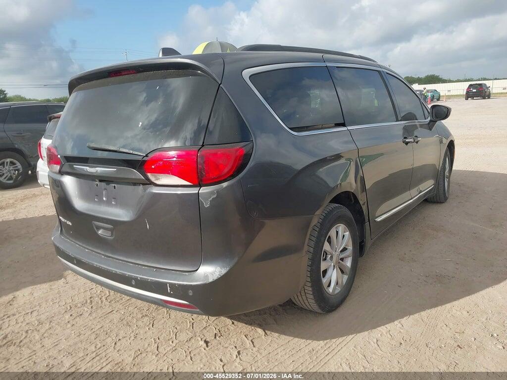 2C4RC1BG0HR530596 2017 CHRYSLER PACIFICA photo no. 4