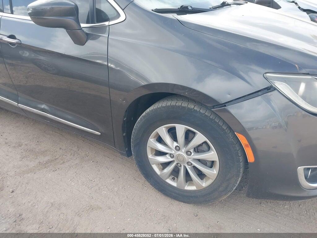 2C4RC1BG0HR530596 2017 CHRYSLER PACIFICA photo no. 6
