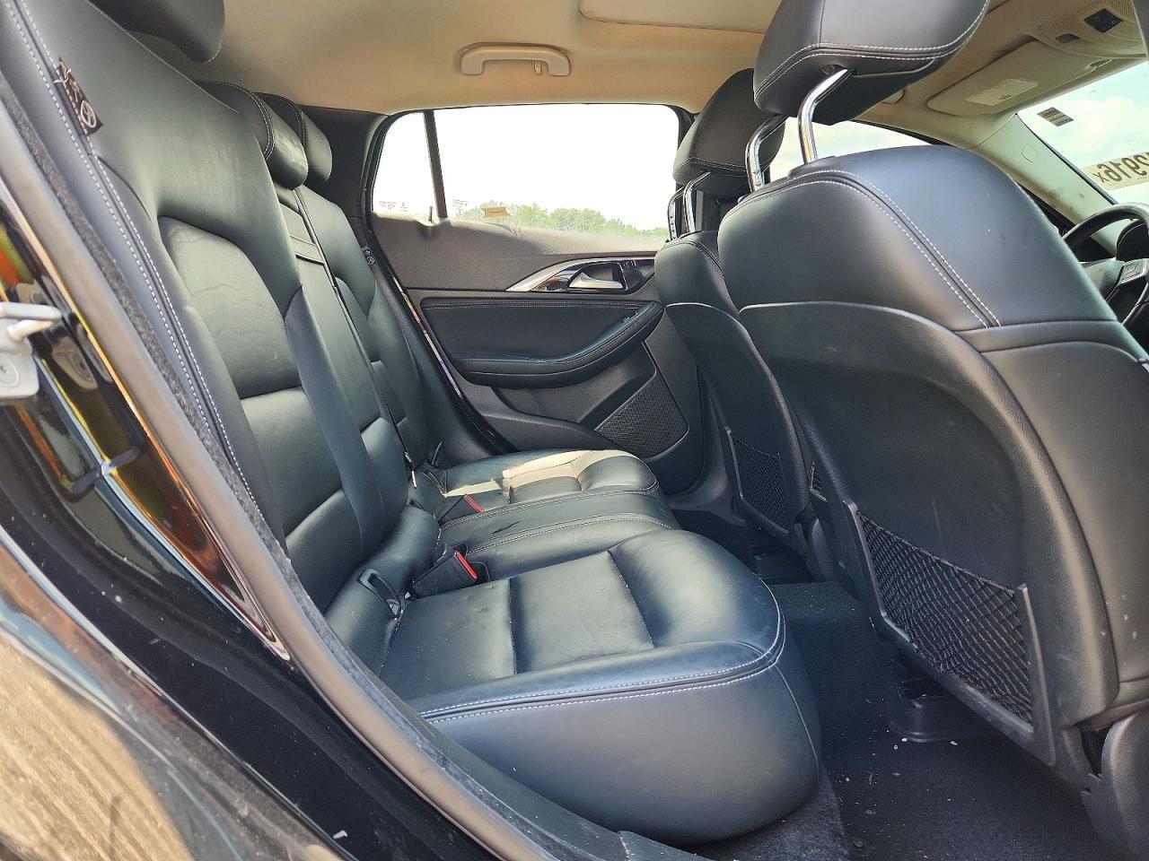2017 INFINITI QX30 BASE — Фото 10 из 12