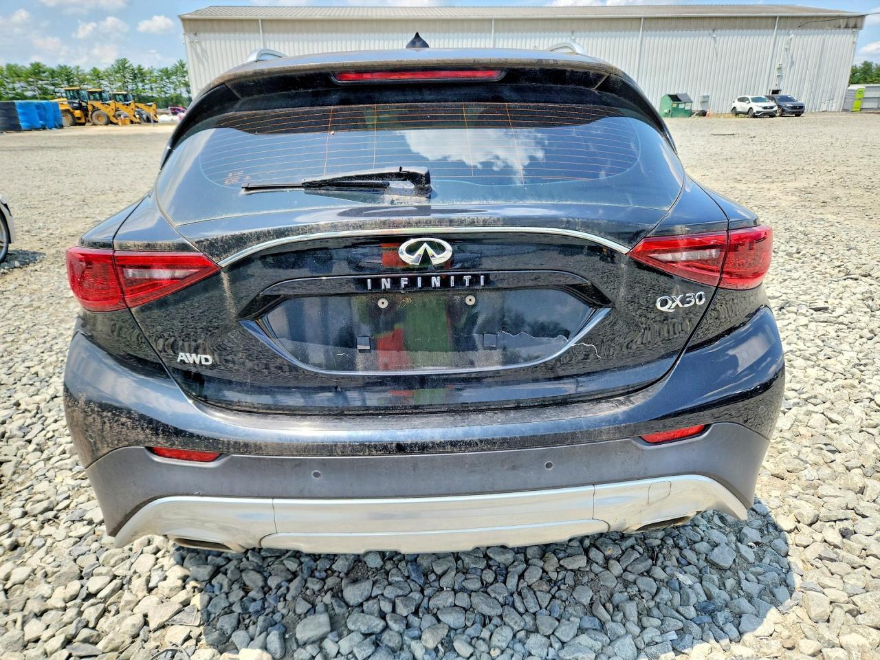 2017 INFINITI QX30 BASE — Фото 6 из 12