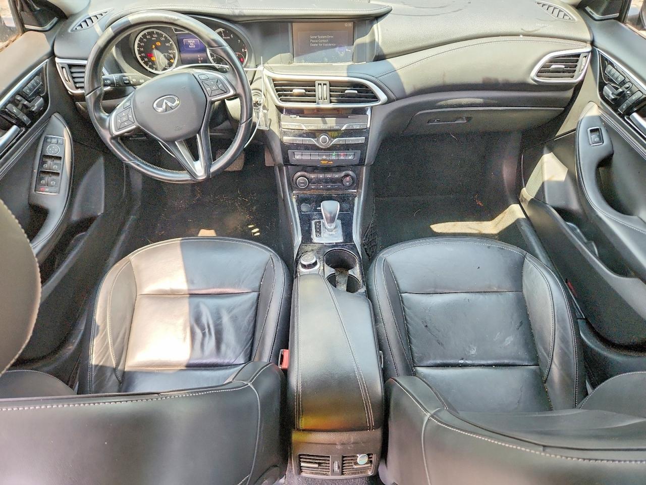 2017 INFINITI QX30 BASE — Фото 8 из 12