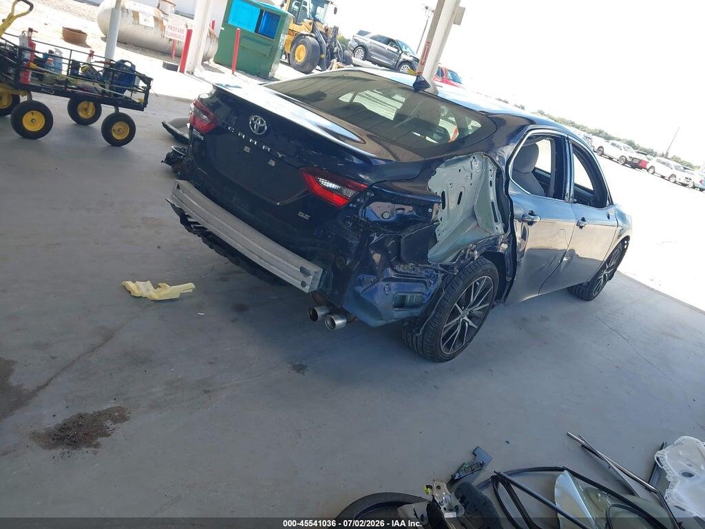4T1G11AK6MU451476 2021 TOYOTA CAMRY photo no. 4