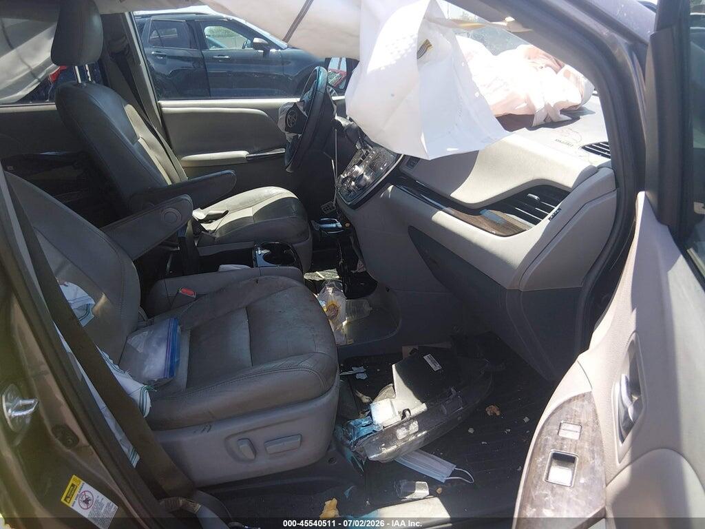 5TDYZ3DC0HS887557 2017 TOYOTA SIENNA photo no. 5