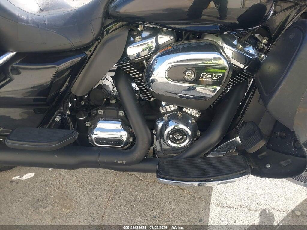1HD1FCC31KB676151 2019 HARLEY-DAVIDSON FLHTCU photo no. 8