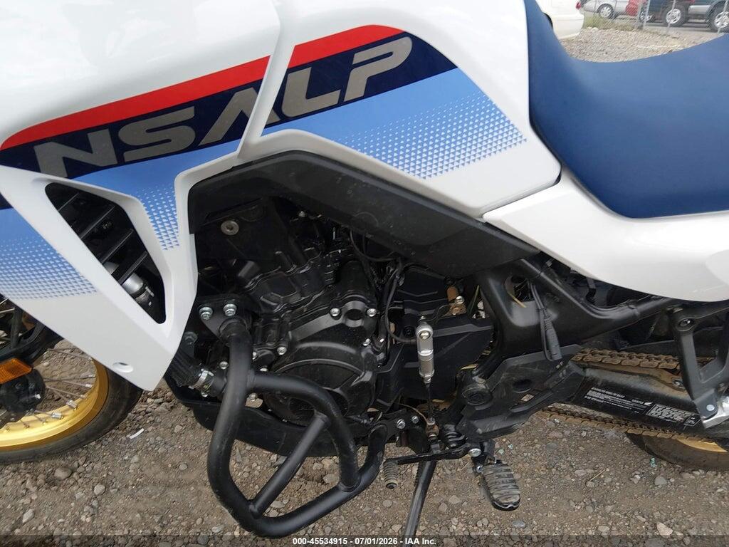 JH2RD1717SK000298 2025 HONDA XL750 photo no. 9