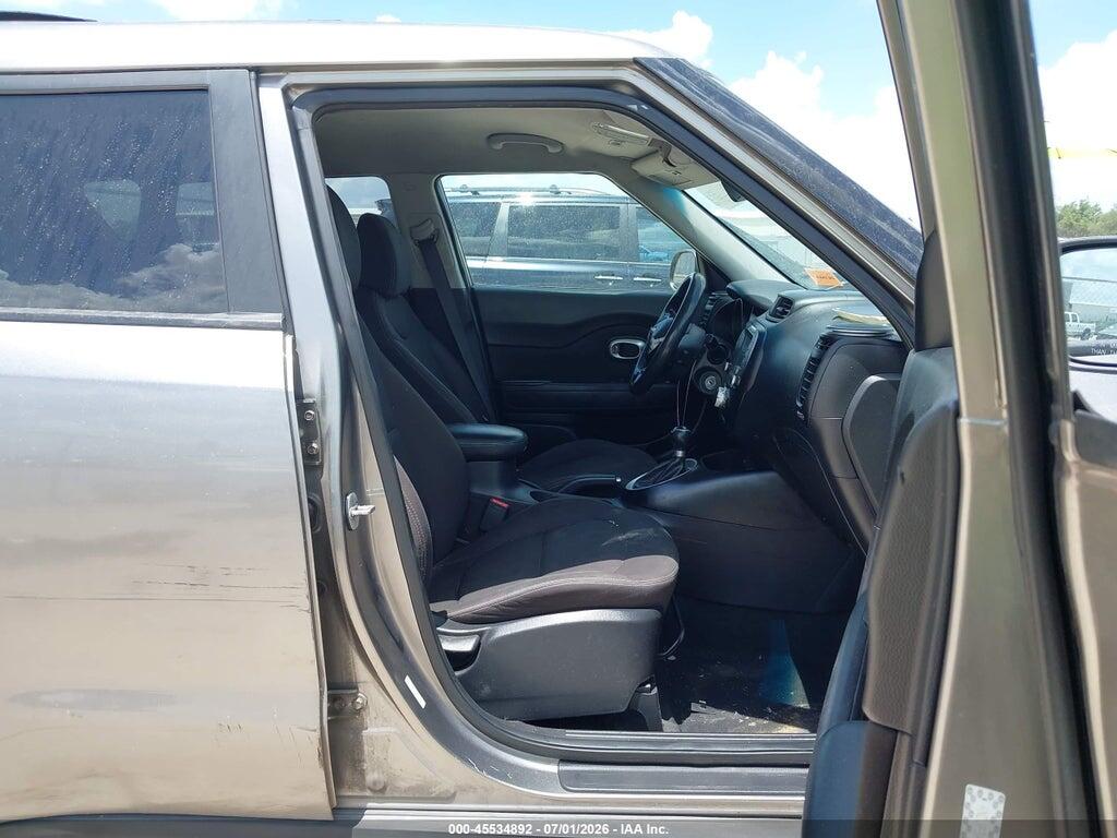 KNDJP3A54J7599960 2018 KIA SOUL photo no. 5