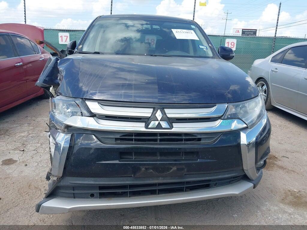 JA4AD3A34HZ070072 2017 MITSUBISHI OUTLANDER photo no. 12