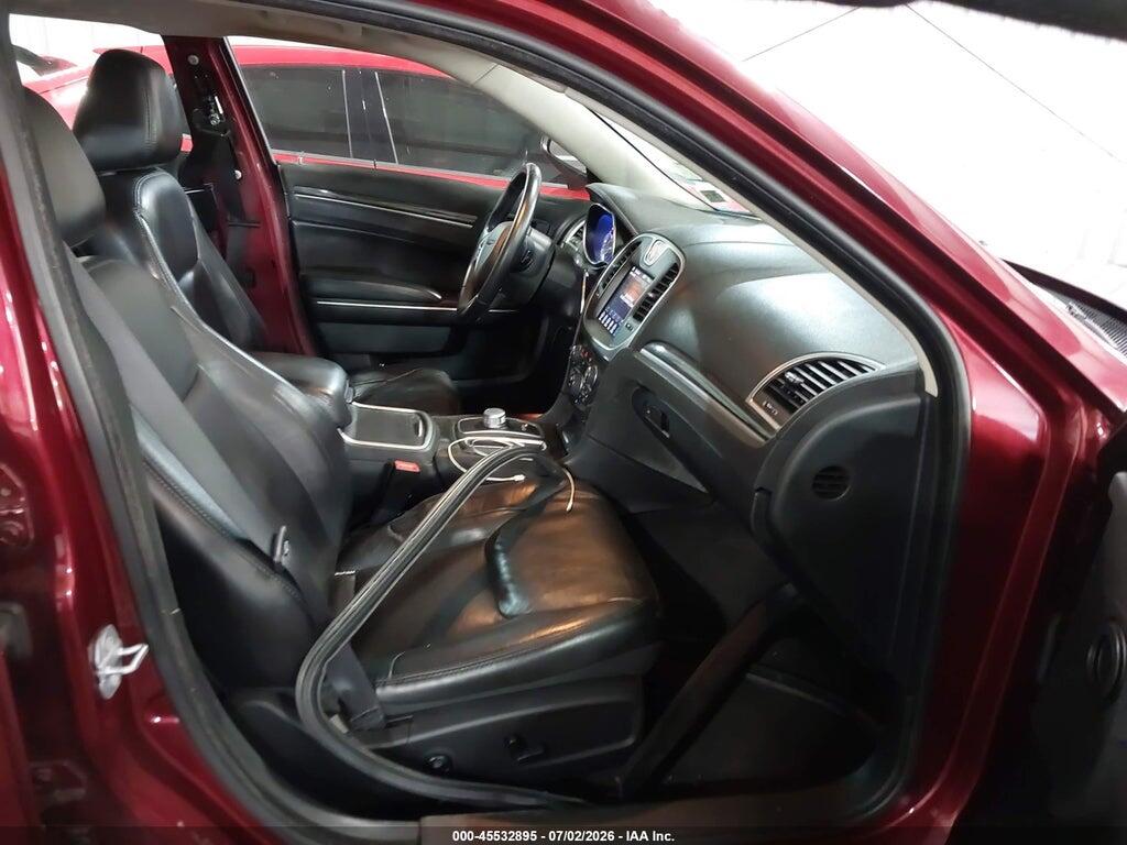 2C3CCAAG3HH661930 2017 CHRYSLER 300 photo no. 5