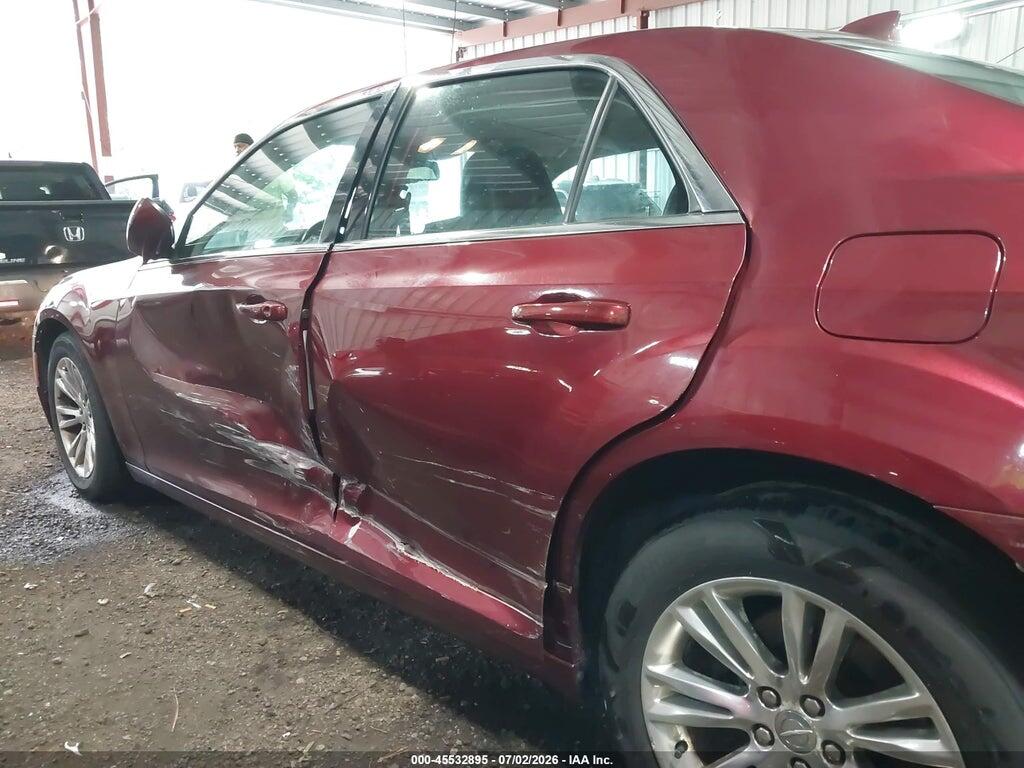 2C3CCAAG3HH661930 2017 CHRYSLER 300 photo no. 6