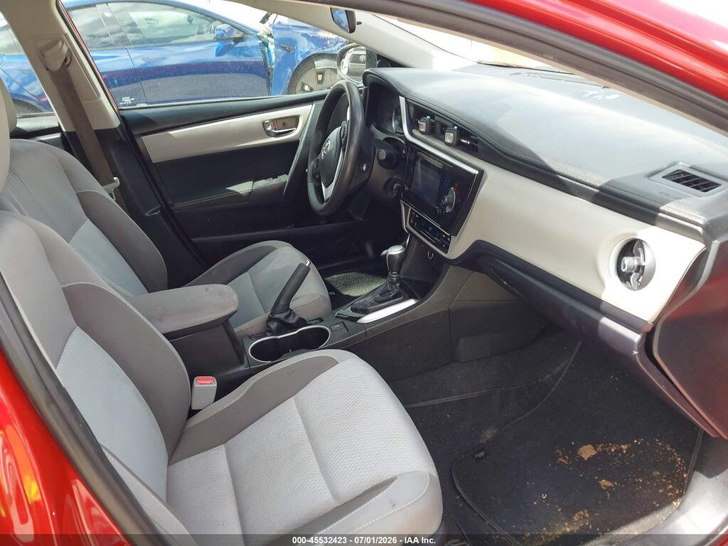 5YFBURHE4JP842588 2018 TOYOTA COROLLA photo no. 5