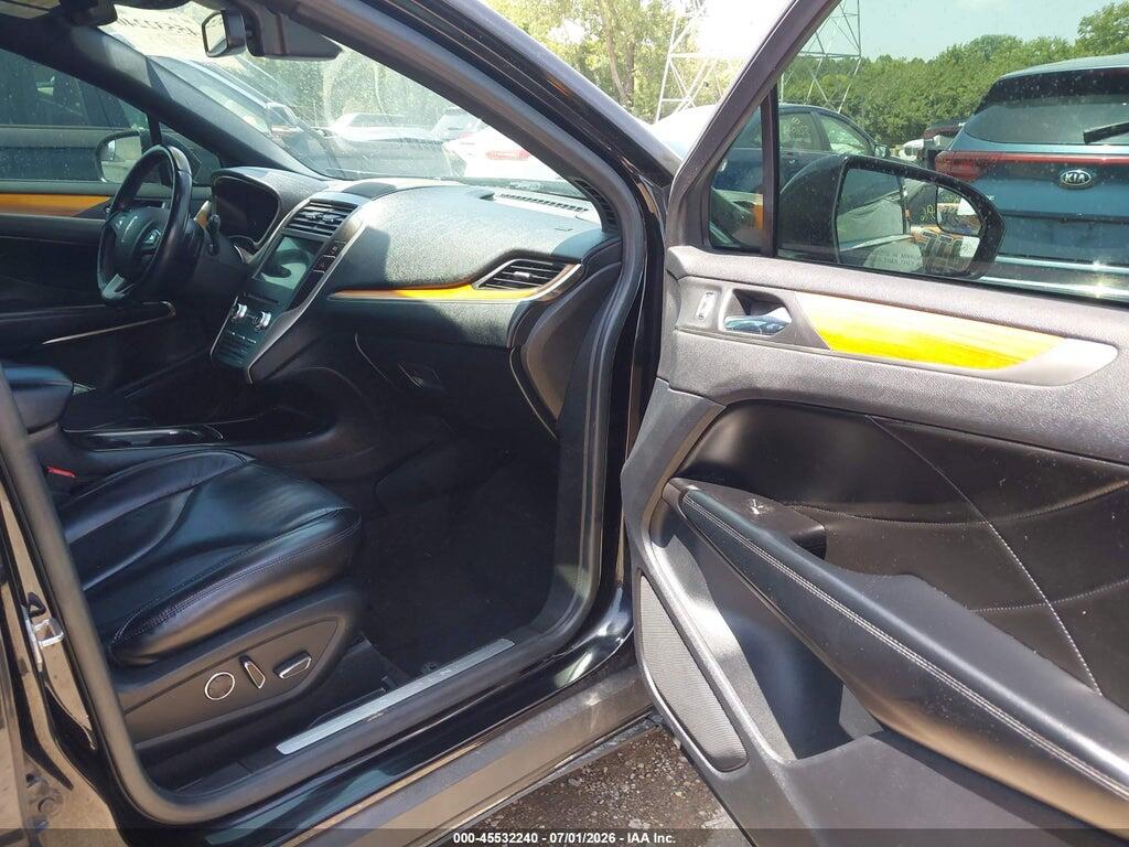 5LMCJ2D98KUL12294 2019 LINCOLN MKC photo no. 5
