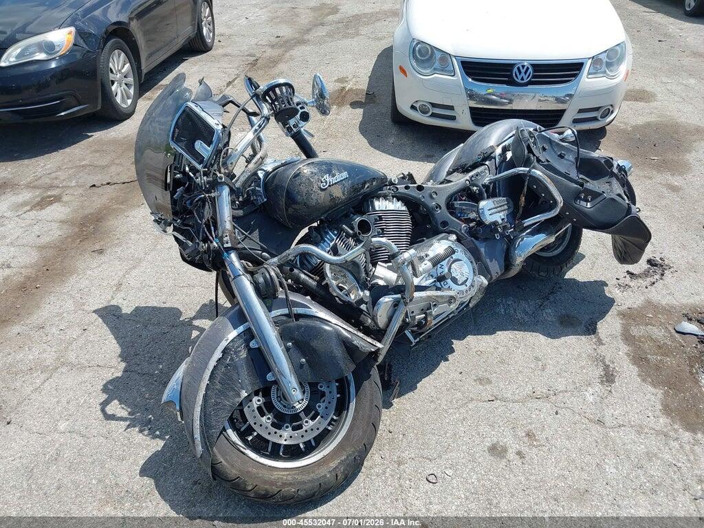 56KTRAAA9H3355866 2017 INDIAN MOTORCYCLE CO. ROADMASTER photo no. 2