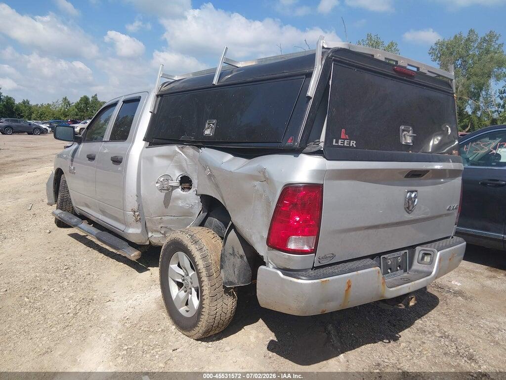 1C6RR7FG7JS327602 2018 RAM 1500 photo no. 3
