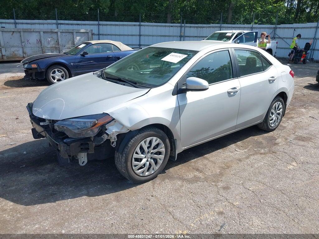2T1BURHE7JC045588 2018 TOYOTA COROLLA photo no. 2