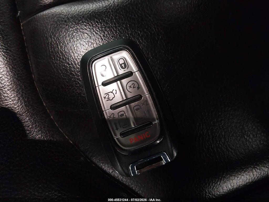 2C4RC1BG2HR528803 2017 CHRYSLER PACIFICA photo no. 11