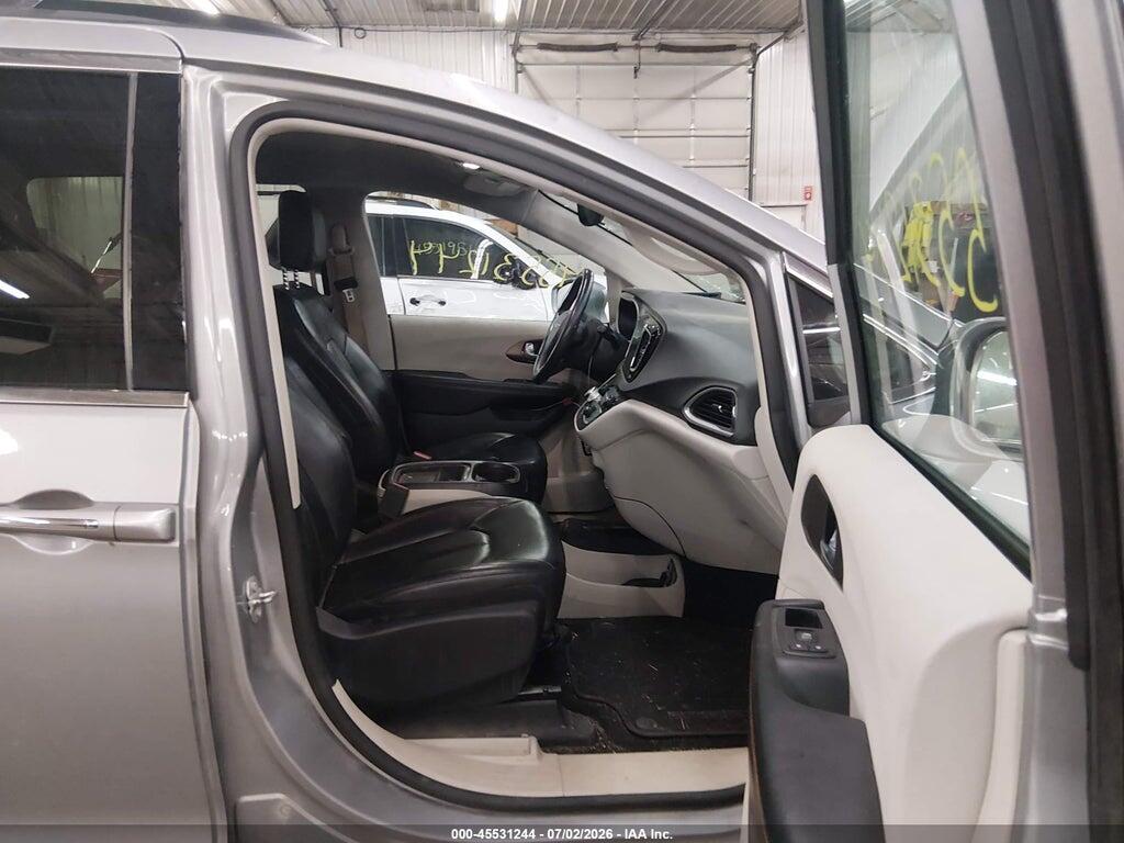 2C4RC1BG2HR528803 2017 CHRYSLER PACIFICA photo no. 5