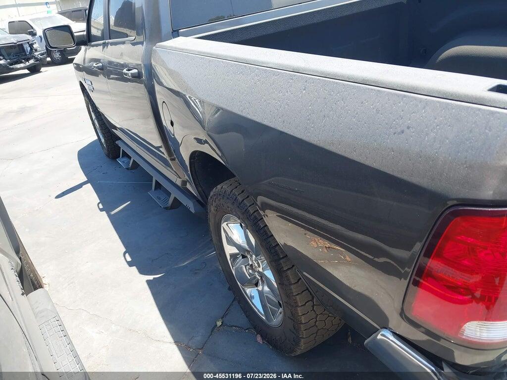 1C6RR7LT9KS557273 2019 RAM 1500 CLASSIC photo no. 3