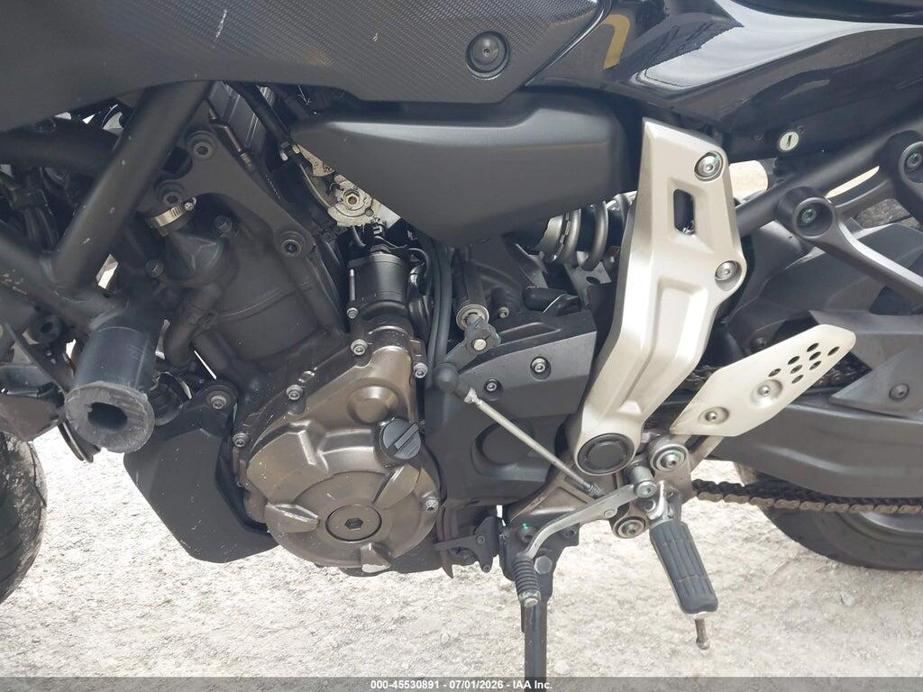 JYARM06E2GA010933 2016 YAMAHA FZ07 photo no. 9