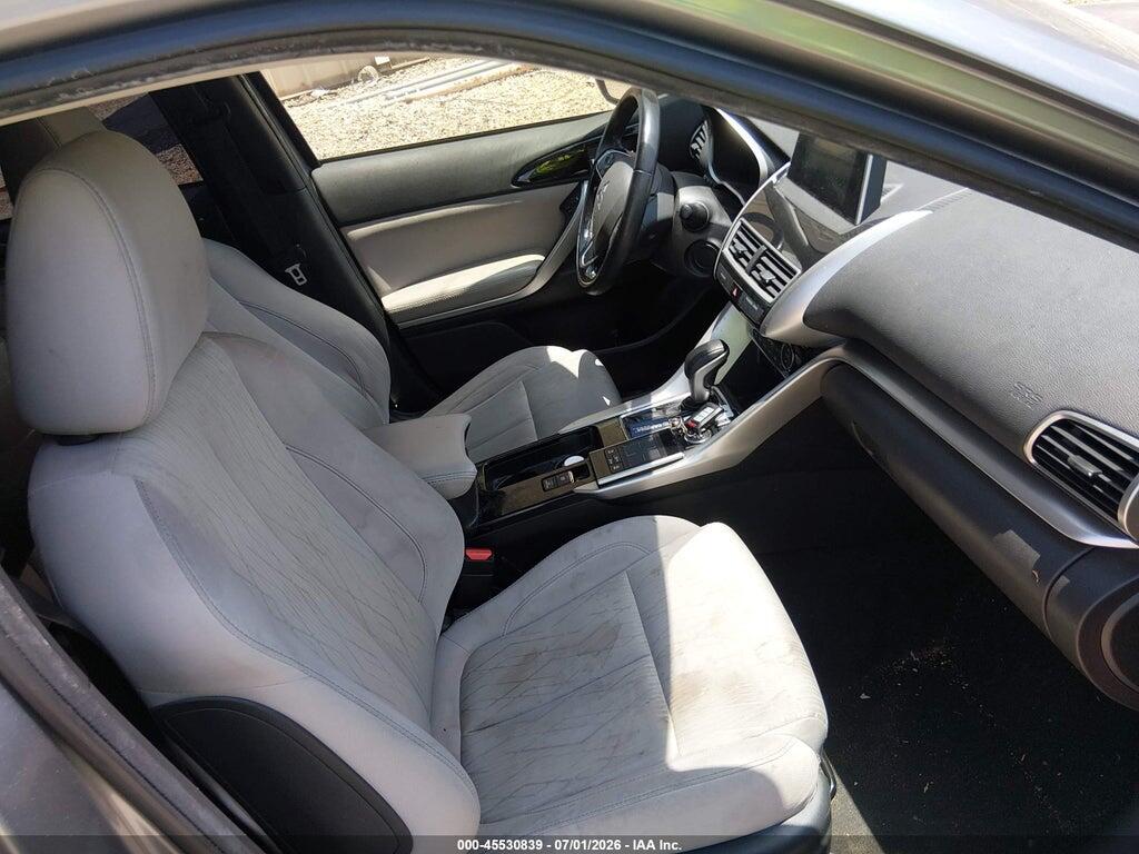 JA4AT5AA1JZ068573 2018 MITSUBISHI ECLIPSE CROSS photo no. 5