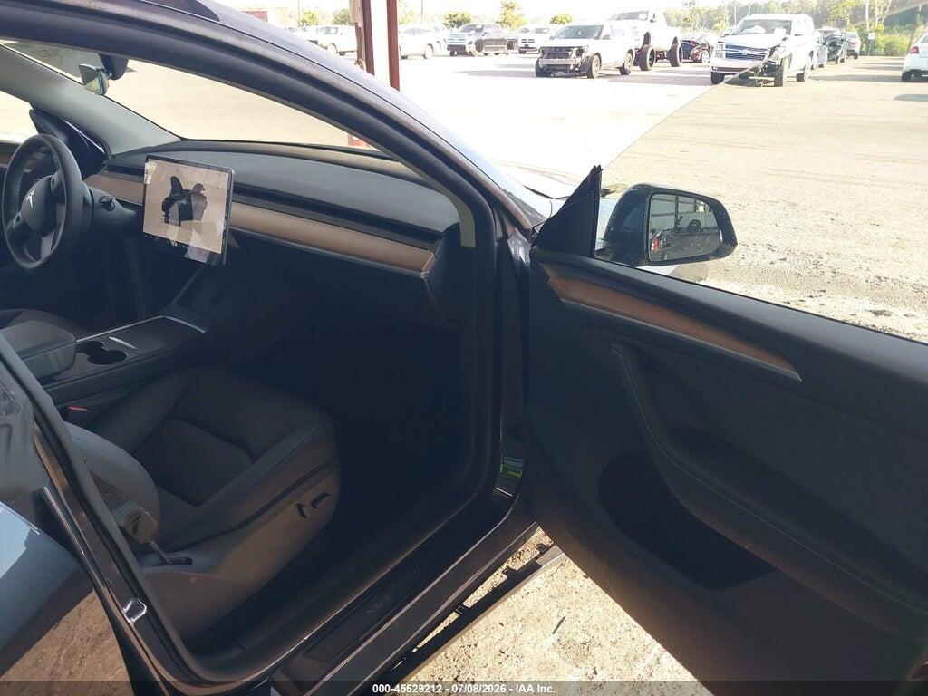 7SAYGDEDXSA371835 2025 TESLA MODEL Y photo no. 5